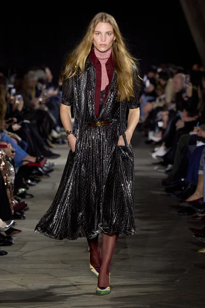 Look 9